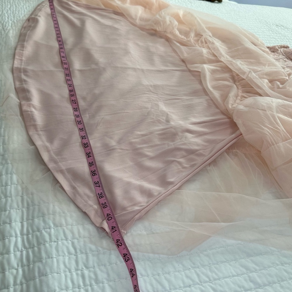 Selfie Leslie Gown Strapless
Dancing With Me Sweetheart Tulle Midi Dress Pink - Picture 7 of 16